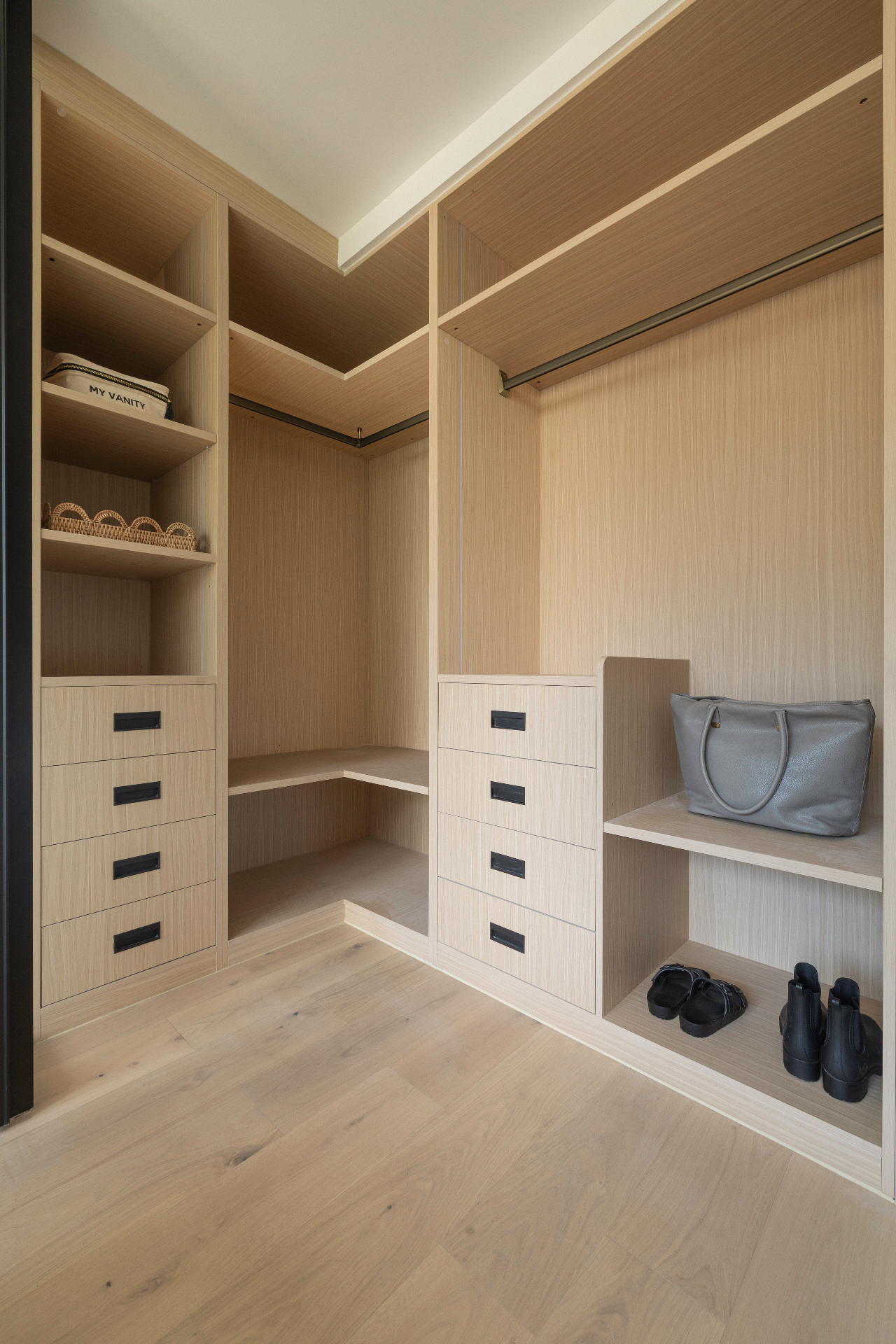 Residence 2B walk-in dressing room